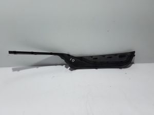  Front bumper trim strip 