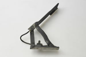 Hood hinge - 7008728