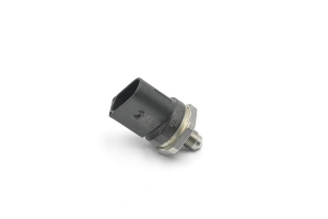  High pressure fuel line sensor 