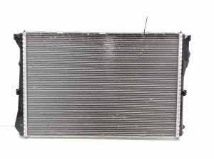Mercedes Benz E-Class W238 (2017–2026) Motorkühler A0995007303 - 3