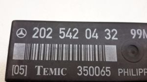 Mercedes Benz C-Class 202 (1993–2001) Relais A2025420432 - 2