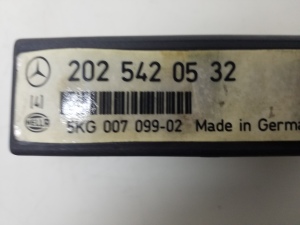 Mercedes Benz C-Class 202 (1993–2001) Relais A2025420532 - 2