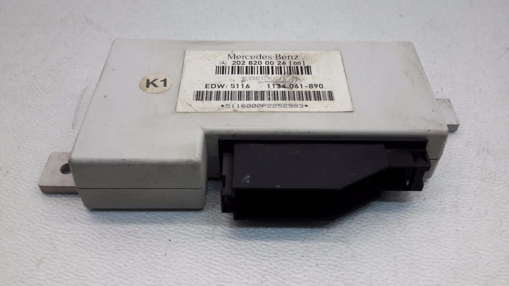 Mercedes Benz C-Class 202 (1993–2001) Relais A2028200026 Mercedes Benz C-Class 202 (1993–2001) Relais A2028200026