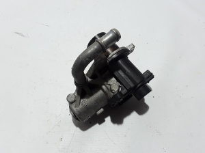  EGR valve 