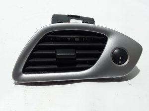   Interior panel ventilation grilles 