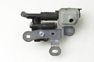 Mazda 3 IV (2019–2026) Magnetventil PE0118751 - 2