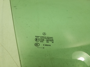 Mercedes Benz SLK-Class 171 (2004–2011) Priekšējo durvju stikls A1717250200 - 2