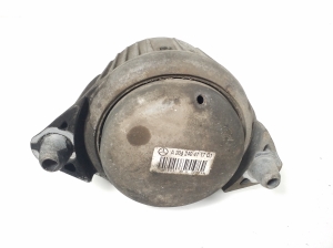 Mercedes Benz C-Class 204 (2007–2014) Motora spilvens A2042404717 - 2