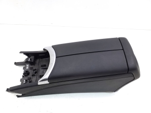 Mercedes Benz C-Class 205 (2014–2021) Keskkonsool A2056801205 - 4