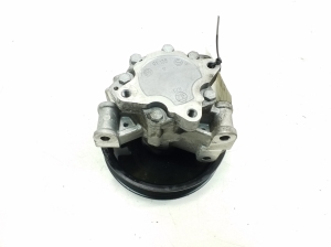   Power steering pump 