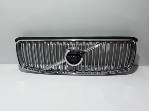  Front grille 