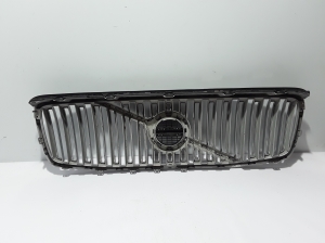  Front grille 