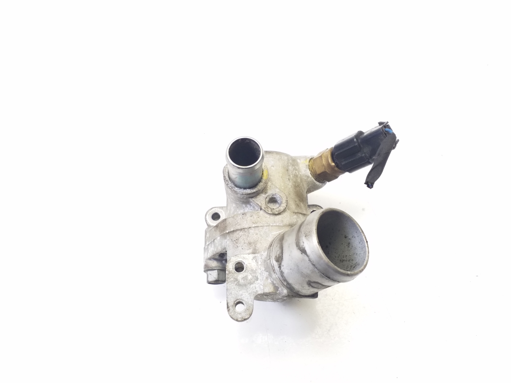 Used Kia Sportage Thermostat housing 256102A720