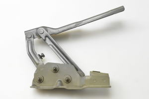 Opel Astra J (2009–2017) Hood hinge 13270788 - 2