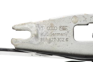 AUDI A4 B6 (2000–2005) Kofferraumdeckelscharnier 8E527302C - 3