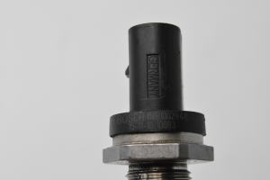 BMW 5 SERIES F10 (2010–2017) Fuel rail pressure sensor 0281002948 - 2