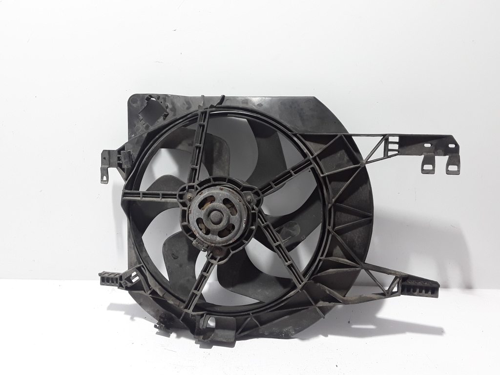 Used RENAULT Trafic Cooling fan 8200662039