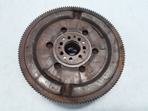  Clutch flywheel 