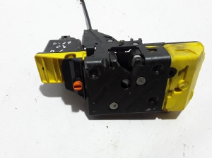 VOLVO S60 I (2000–2009) Rear side door lock 30634624 - 4