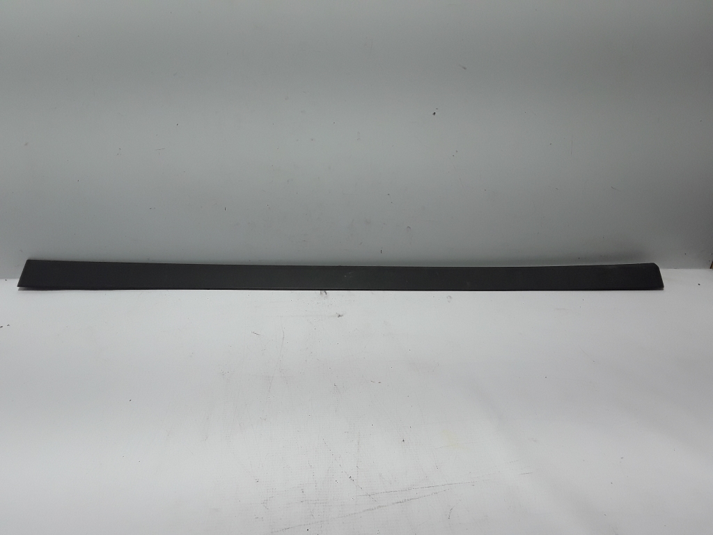 VOLVO S60 1 generation (2000-2009) Front Left Door Molding 9151911 22400025