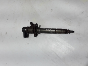  Fuel injector 