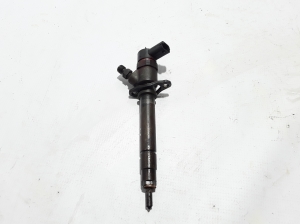  Fuel injector 