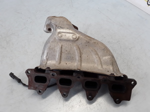  Exhaust manifold 