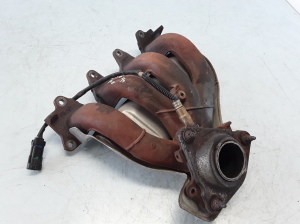  Exhaust manifold 