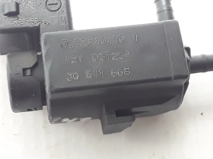VOLVO S60 I (2000–2009) Solenoid 30611668 - 2