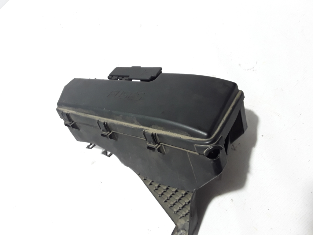 VOLVO S60 I (2000–2009) Kaitsmeploki hoidik kapoti all 9494210 VOLVO S60 I (2000–2009) Kaitsmeploki hoidik kapoti all 9494210