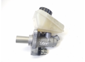  Master cylinder 