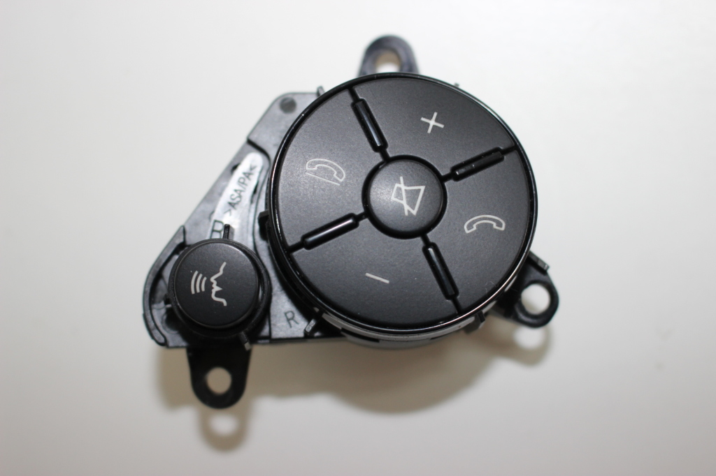 MERCEDES-BENZ S-Class W221 (2005-2013) Steering wheel buttons / switches A2218215851 21915172