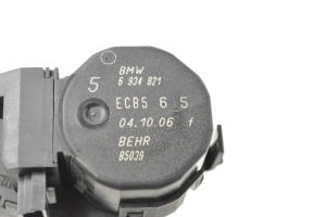 BMW 3 SERIES E93 (2004–2013) Heater flap actuator 6934821 - 2