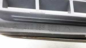 Mercedes Benz E-Class W210 (1995–2002) Kühlergrill A2108880023 - 3