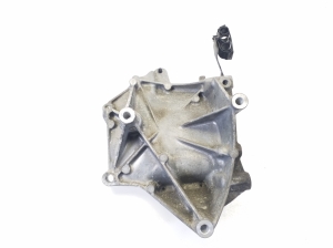 Mercedes Benz C-Class 205 (2014–2021) Other engine part - 3