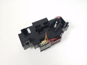 Mercedes Benz C-Class 205 (2014–2021) Kaitsmeploki hoidik kapoti all A2229063701 - 3