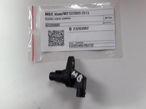 Mercedes Benz E-Class W212 (2009–2015) Kurbelwellensensor 023203082 - 3