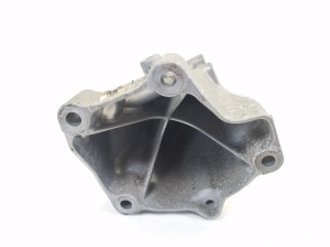 Mercedes Benz C-Class 205 (2014–2021) Mootori kinnitus A6512234304 - 2