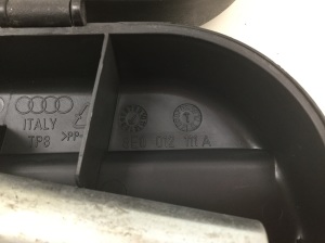 AUDI A4 B7 (2004–2008) Tööriistakast pakiruumis ja selle osad 8E0012111A - 3