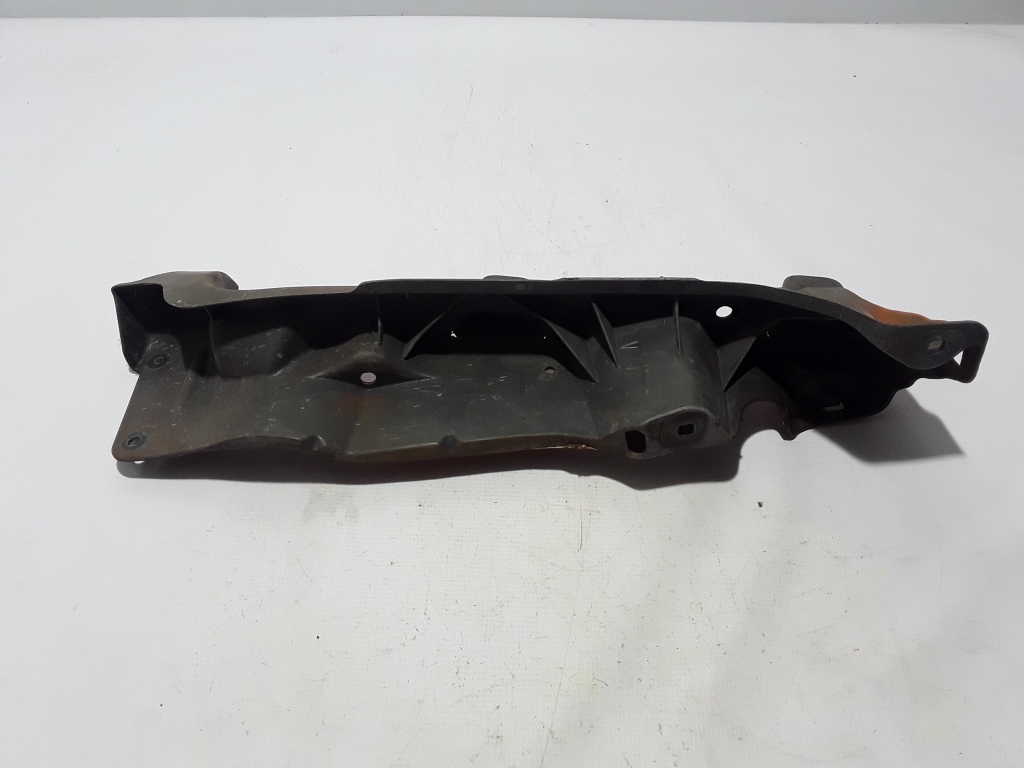 RENAULT Kangoo 1 generation (1998-2009) Front Right Fender Holder 8200381902 22400370