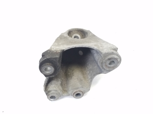  Engine holder 