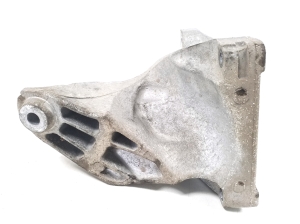 Mercedes Benz E-Class W212 (2009–2015) Engine bracket A6512230004 - 4