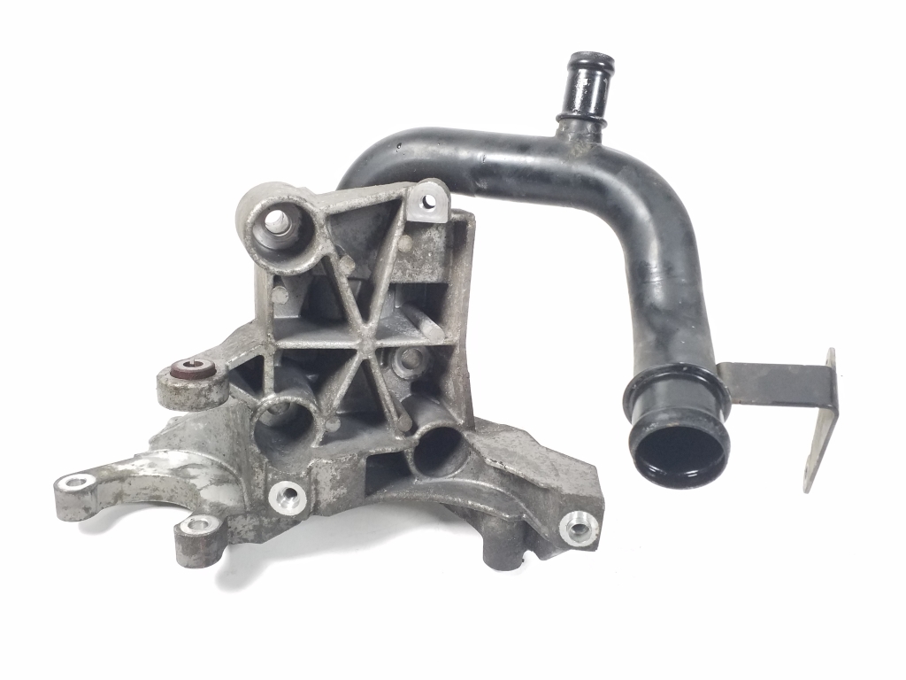 Used Volkswagen Touareg Power steering pump holder 059145169AH