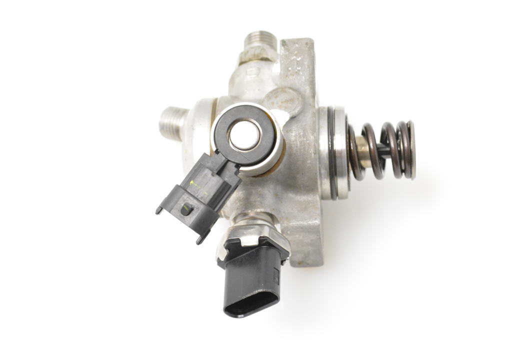 Used Mazda 3 Fuel pump HF01203F0