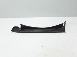 Wiper cowl trim panel - 8200087492