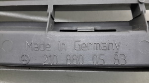 Mercedes Benz E-Class W210 (1995–2002) Kühlergrill A2108800583 - 2