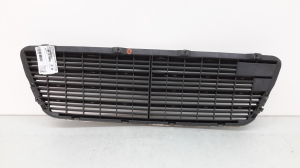 Mercedes Benz E-Class W210 (1995–2002) Kühlergrill A2108800583 - 3