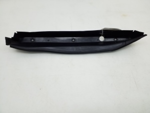 Mercedes Benz E-Class W212 (2009–2015) Esiporitiiva muu osa A2128890225 - 3