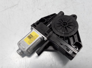 VOLVO V70 III (2007–2017) Rear side door window regulator motor 966264-101 - 3