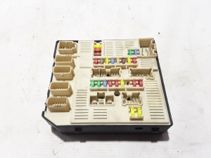  Fuse block holder under the hood 